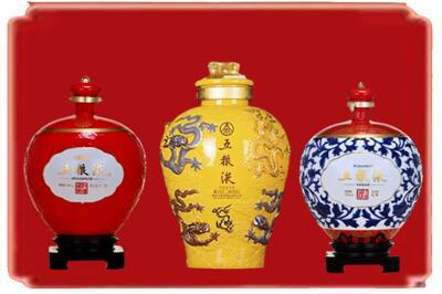 达州烟酒回收五粮液各种摆件.jpg